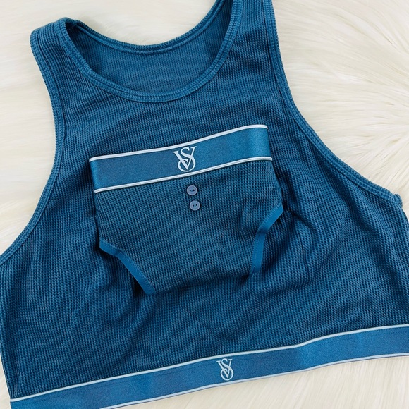 Large Victoria’s Secret Bralette & Thong Set - Picture 2 of 9